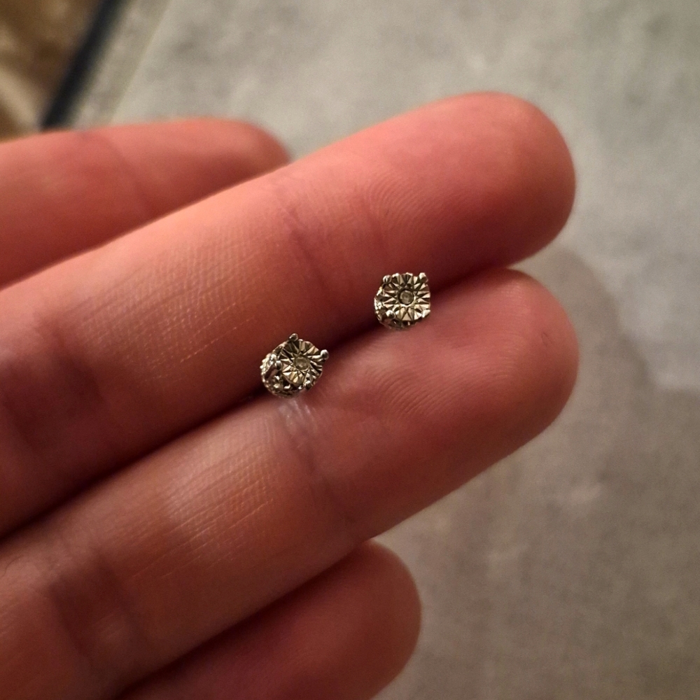 2/$25 Earrings - Picture 3 of 3